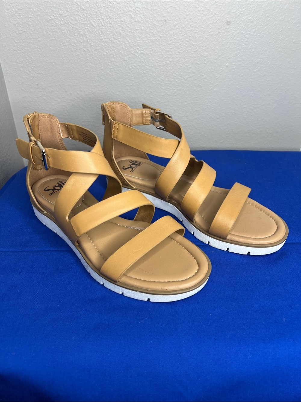 Sofft Tan Strappy Platform Wedge Sandals Size 8